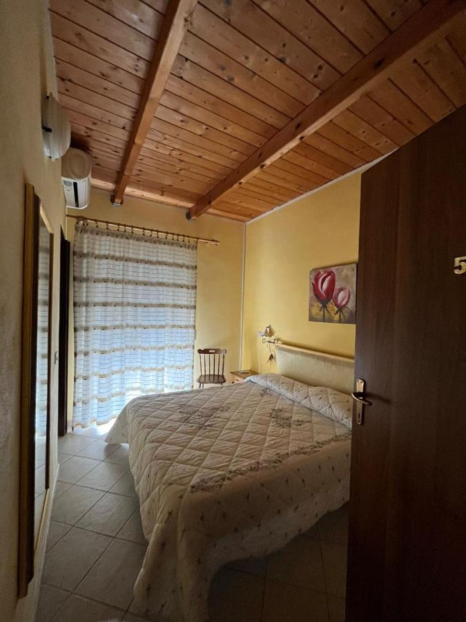 Agriturismo La Cantina Baratili San Pietro Eksteriør bilde